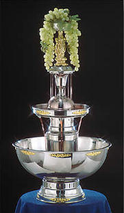 Impress your guests and save time by hiring a champagne fountain. Just fill it up and switch it on.